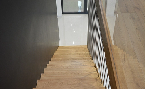 Holz Kragarmtreppen der Firma Treppenpol