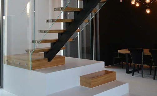 Stahltreppen der Firma Treppenpol, wir nennen dieses Modell ‚Mono-Beam'